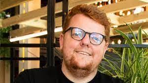 Mathieu Kruszewski's Instagram, Twitter & Facebook