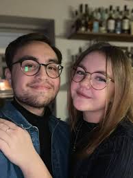 Hej Allesammen! Vi er to unge mennesker der leder efter en bolig til  april/maj i Viby eller generelt Roskilde kommune og omegn. Er der nogen der  tilfældigvis kender en udlejer eller selv