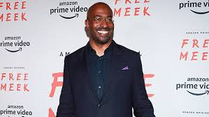 Kim kardashian and van jones (image: Van Jones Raves Over Kim Kardashian S Fight For Prison Reform Hollywood Life