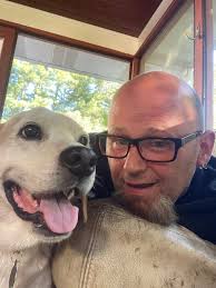 Husky loose at Racetrac