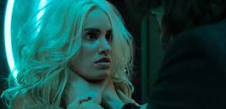 Coral, wendy, and gina go on the run in search of freedom while being chased by romeo, their pimp from las novias club, and his henchmen, moises and christian. Sky Rojo Staffel 1 Spanische Thriller Serie Ab 19 03 2021 Netflix