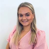 Jennifer Monn's Instagram, Twitter & Facebook