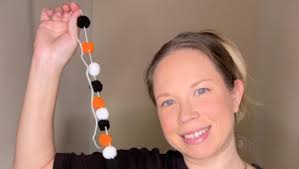 Amazon.com: Jishi Fall Event Garlands, 3pk Orange Black White Felt Pom Pom  Garland, 6.6ft Long, 25mm 24 Balls, Halloween Thanksgiving Party Decor :  Home & Kitchen