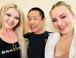 Kenny Kong (formerly deleted at 119K) on X: Sexy @annaclairecloud and  @KayCarterxxx raised my blood pressure today👍🥰😍 they are loving sistas  👯‍♀️ from different parents! We made good porn today😊🙌  t.con3lLglI5mr 