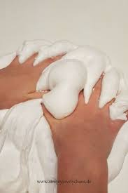 Perfekten Fluffy Slime Selber Machen Kneteselbermachenrezept Mit Dieser Anleitung Kannst Du Den Perfekten Fluffy Fluffy Slime Fluff Slime Fluffy Slime Recipe