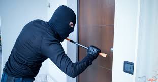 بارك الله فى الشيخ الفاضل والعالم الجليل شيخنا الغالى الماهر ابو ازهر انور المشايخى ادام الله عطائه لقد جربت طلسم المنع ثلاثة مرات فى امور مختلفة ونجح نجاح عظيم الاولى لاحد الاقارب من الريف ولكنه يعمل فى المدينة وكان دائما ياتى يقيم عندى من سنة تقريبا. Ø§Ù„Ø³Ø±Ù‚Ø© ÙÙŠ Ø§Ù„Ù…Ù†Ø§Ù… ÙˆØªÙØ³ÙŠØ± Ø±Ø¤ÙŠØ© Ø§Ù„Ù„Øµ ÙˆØ§Ù„Ø­Ø±Ø§Ù…ÙŠ ÙÙŠ