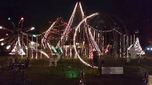 A whole city square in the heart of downtown wendell has been transformed into a holiday light show set to music. Lake Myra Christmas Lights In Wendell Raleigh Tot Spots