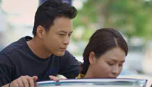 Trong khi đó, bà cúc đang khóc trong vòng tay của người đàn ông này. HÆ°á»›ng DÆ°Æ¡ng NgÆ°á»£c Náº¯ng Táº­p 19 Kien Muá»'n Sá»­ Dá»¥ng Minh Lam Quan Cá» Ä'anh Má»™t Ä'on Nga Gá»¥c Ba Báº¡ch Cuc Vtv Vn