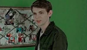 Pin By Aliyah Wendling On Acteurs Robbie Kay Peter Pan Heroes Reborn Robbie Kay