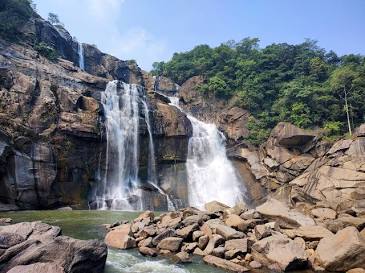 Hundru Falls on the Subarnarekha River, AI generated