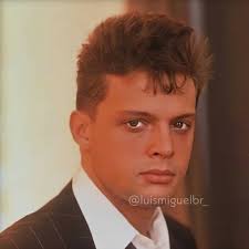 Te contamos lo que no se vio de los capítulos de 'luis miguel: Pin De Andres Torres En Luis Miguel Sesion Fotos Sol Arena Y Mar Luis Miguel Fotos Luis Videos De Luis Miguel