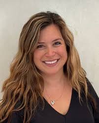 Laura Mcauliffe's Instagram, Twitter & Facebook