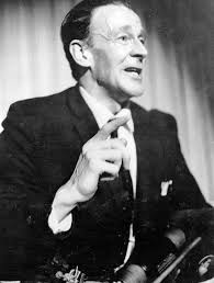 Thought members might enjoy this 78rpm disc posted by the Ward Irish Music  Archives of Seamus Ennis.  https://soundcloud.com/ward-irish-music-archives/seamus-ennis-the-groves-hornpipe-medley