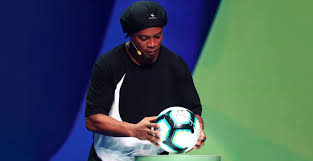 Прямые видео и текстовые трансляции игр. Ronaldino Prezentoval Oficialnyj Myach Kopa Amerika 2019 Nike Rabisco