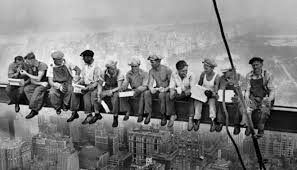 1) exactement semblable 2)qualité particuliére : Pour Les Rh Il N Est De Richesse Que D Hommes Vraiment