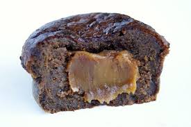 Un Dessert Terriblement Gourmand Pour Encore Plus De Gourmandise On Peut Le Servir Avec Une Boule De Glace Un Fois Desserts Molten Lava Cakes Lava Cakes