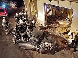 Gegen haus gepralltschwerer unfall in klagenfurt: Raserei Kostete Zwei Jugendlichen Das Leben Oesterreich Orf At