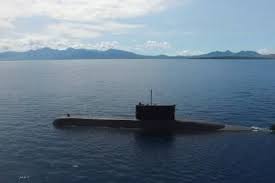 Communication was lost with an indonesian navy submarine as it was conducting a torpedo drill in waters north of the island of bali on wednesday. Ew5kpsut Z9kgm