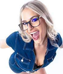 Laura y Manu no aguantan más las ganas y se lanzan al 'edredoning'