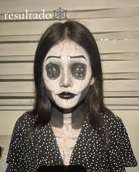 Coraline Mutter Schminken