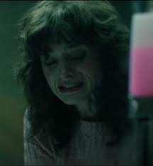 De quién es la sangre que Nancy está lavando? : r/StrangerThings