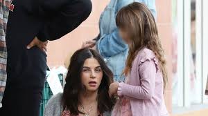 To view this video please enable javascript, and jenna dewan is definitely making the most of new mum life in lockdown, even getting in on tiktok trends to. Hochschwangere Jenna Dewan Im Partner Look Mit Everly Promiflash De