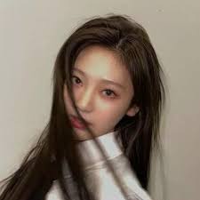 Veronica Chandra (@verochan97)