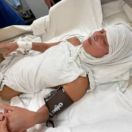 Bella Hadid se sinceró sobre los episodios de ansiedad que ha enfrentado  mientras continúa su lucha contra la enfermedad de Lyme. La modelo  compartió cómo esta condición ha afectado tanto su salud