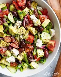 Des Repas Sains Rapidement In 2020 Summer Salad Recipes Filling Salad Recipes Greek Salad Recipes