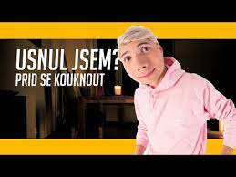 I když tu nejsi, tak cítím, co cítíš skrz emojii, emojii, skrz emojii. 10 Hodin Spim U Adam Kajumi Emoji Youtube