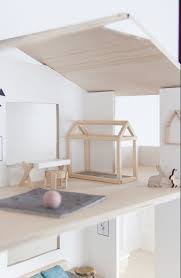 Diy Puppenhaus Im Skandi Look Mit Bauanleitung In 2020 Diy Puppenhaus Barbie Haus Mobel Puppenhaus