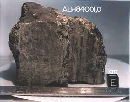 After breaking up in the atmosphere, an extensive search for pieces was conducted and over 2 tonnes (tons) of meteorite were recovered. Esa Space For Kids Meteoriten