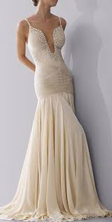 Herve Leger This Light Flowing Drop Waist Floor Length Wedding Dress Would Be Perfect For An Outdoor Garden Or Beach Wedding In The Summer Pinned On Jevelwedd Beautiful Gowns Dresses Gorgeous