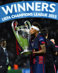 Neymar was in tears at the final whistle of the champions league final with bayern munich's david alaba taking the time to. Pin Em Neymar