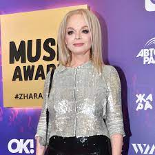 Лариса долина часто удивляет поклонников новыми. 65 Letnyaya Larisa Dolina Priznalas Chto Kompleksovala Iz Za Svoej Figury Do Pohudeniya Vokrug Tv