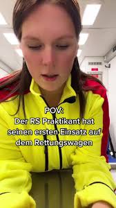 Anzeigenhauptmeister Rettungswagen