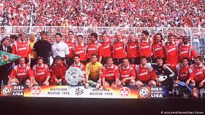 Fc kaiserslautern (second spell) having ruled out a return move to rapid wien, hoffer opted to join 1. Kaiserslautern Defy Bayern Munich And The Odds To Win 1997 98 Bundesliga Sports German Football And Major International Sports News Dw 28 03 2020