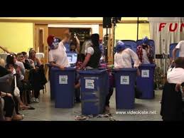 Die Schlumpfe Hochzeit Von Stefanie Und Xaver Youtube Hochzeit Lustig Lustige Sketche Und Lieder Hochzeit