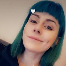 Aaaah, this makes me miss my mohawk so bad 😭 your hair looks so cool 😍