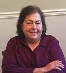 Elaine Berringer's Instagram, Twitter & Facebook