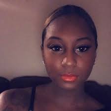 Danielle Leslie (@Dani_Les)