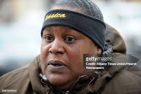 Tonette Thomas's Instagram, Twitter & Facebook