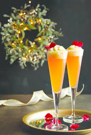 Very festive look and a good little kick to it. 27 Best Christmas Cocktails Festive Drink Ideas For Holiday Parties