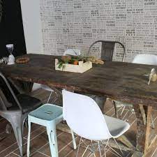 style industriel les codes a respecter table de ferme deco salle a manger chaises depareillees