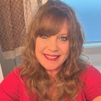 Betsy Mccandless's Instagram, Twitter & Facebook