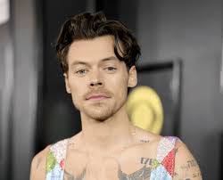 HAPPY BIRTHDAY HARRY EDWARD STYLES MY LOVE I HOPE YOU'RE HAVING A GREAT DAY  TODAYY ❤🎂 : r/harrystyles