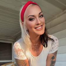 This how some of y'all quick weaves be looking like 😂