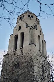 Clocher De Saint Pierre De Chaillot Paris 16e Eglise De Style Romano Byzantin Construite Dans Les Annees 30 En Beton Arme Beton Arme Byzantin Saint Pierre