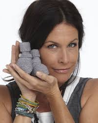 Astrid veillon is a well known actress. Astrid Veillon Presente Ma Vie De Maman Sur Teva Femininbio