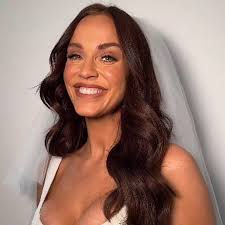 Shop Vicky Pattison's personalised heart-shaped honeymoon necklace as she  prepares for Italian wedding